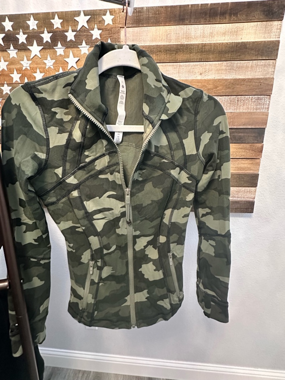 lululemon athletica Women’s Green Camo DEFINE Zip Jacket